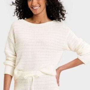 Universal Thread‎ Women's White Crop Pullover Crewneck Sweater